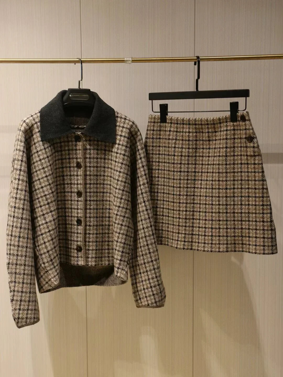 Completo Giacca e Gonna a Quadri Donna